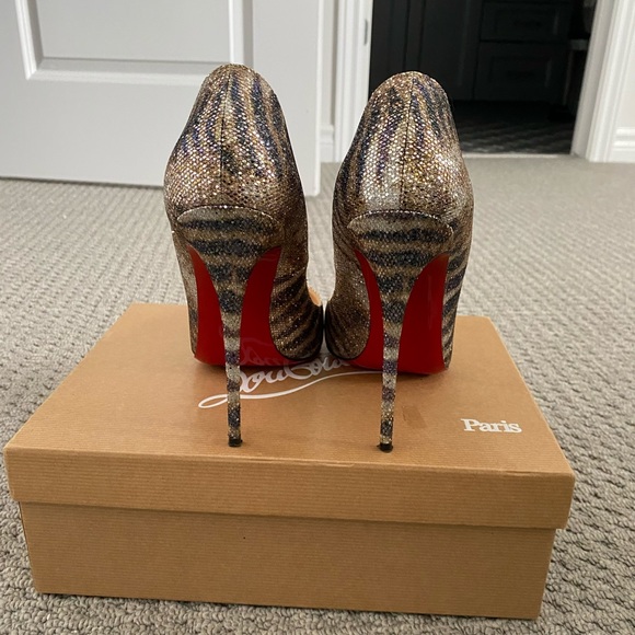 Christian Louboutin Pigalle Follies - Picture 5 of 9